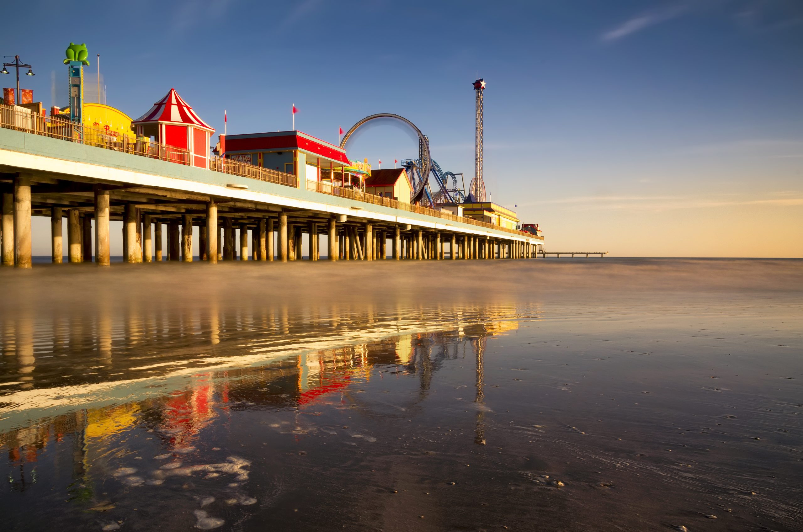 galveston historic pleasure pier, one of the fun things to do in south texas