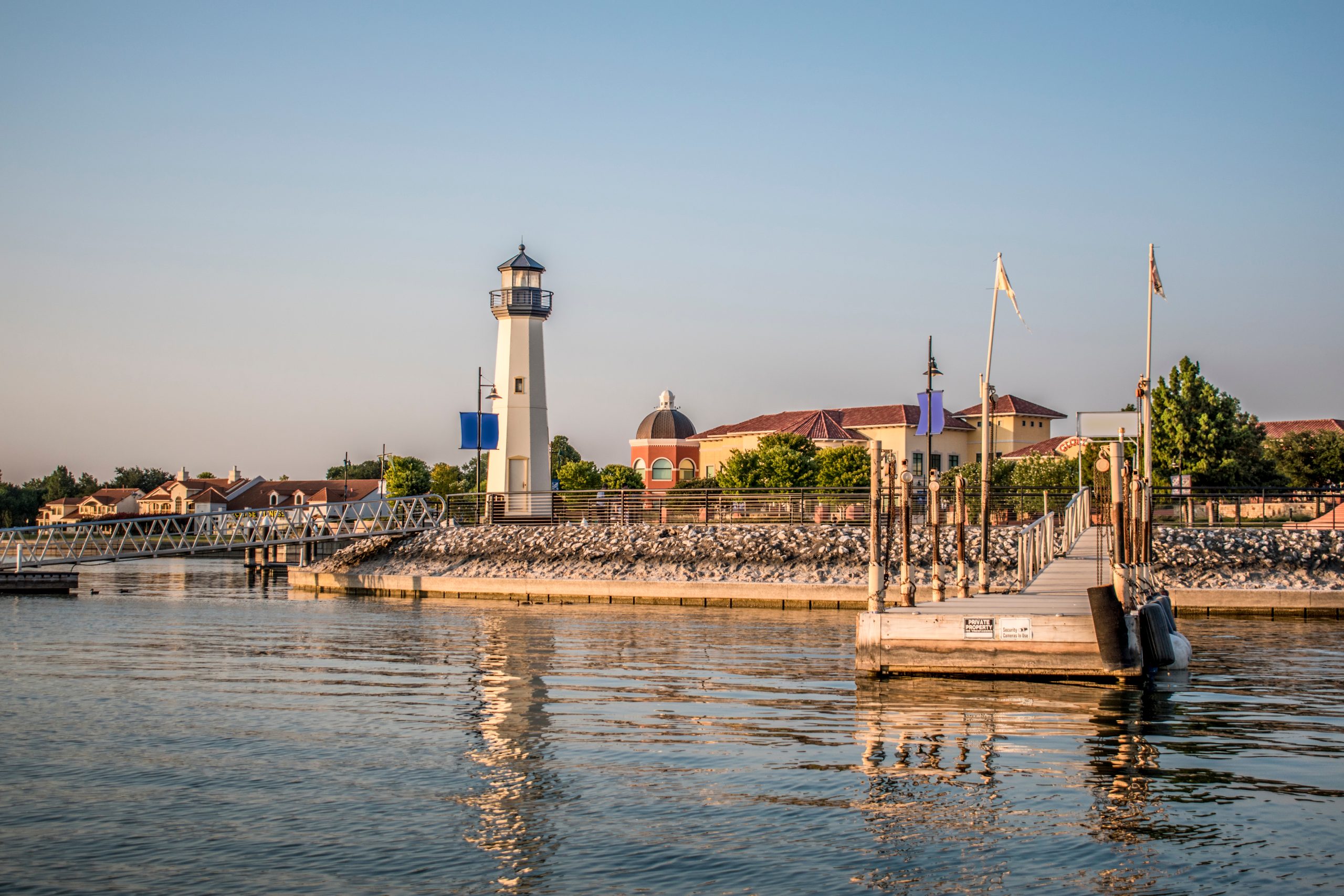 pier with lighthouse at ray hubbard lake, one of the best lakes in dallas texas